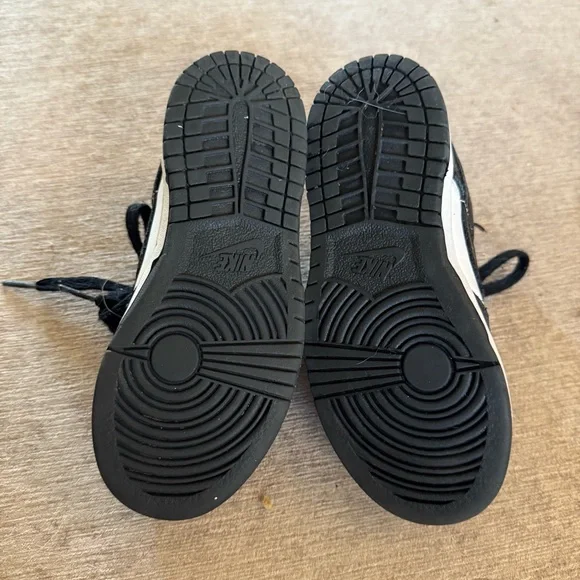 Little kids size 12c Nike Panda Dunks - Picture 8 of 8